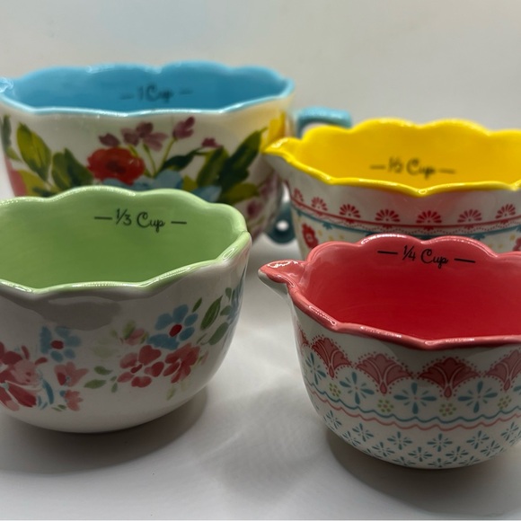 The Pioneer Woman Other - Pioneer Woman Breezy Blossom Measuring Cup Set - 4 Piece